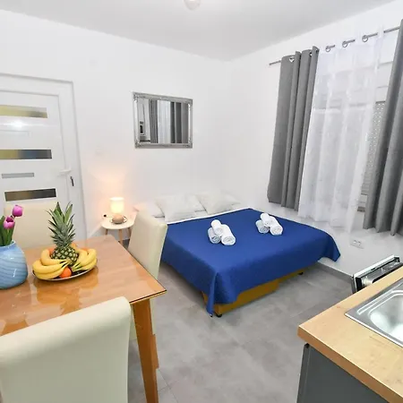 Angela Apartament *