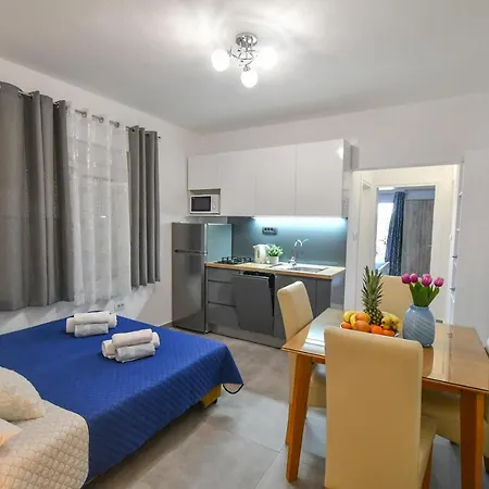 Apartment Angela Gradac (Split-Dalmatia)